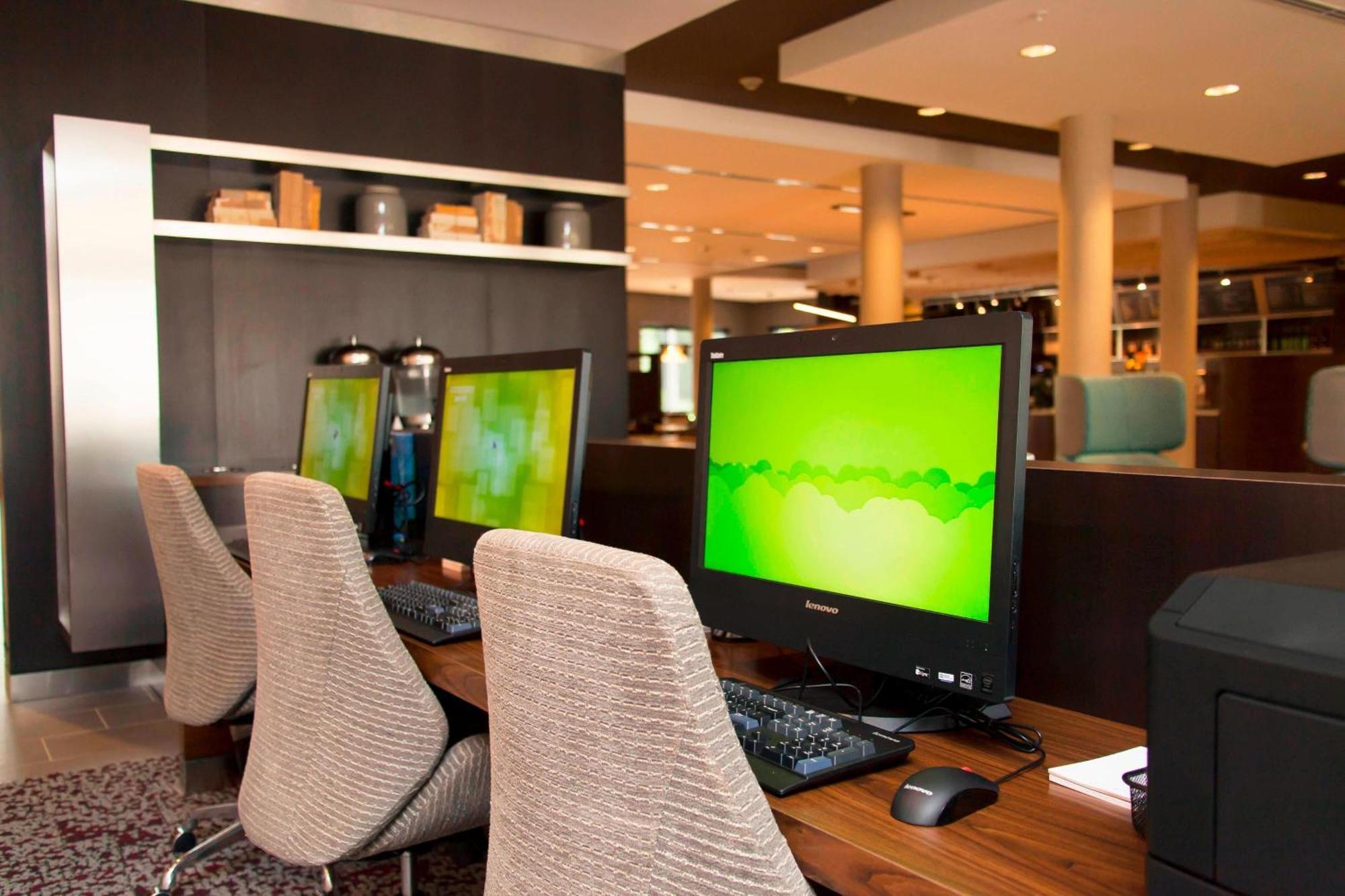 Courtyard By Marriott Houston City Place Спринг Экстерьер фото